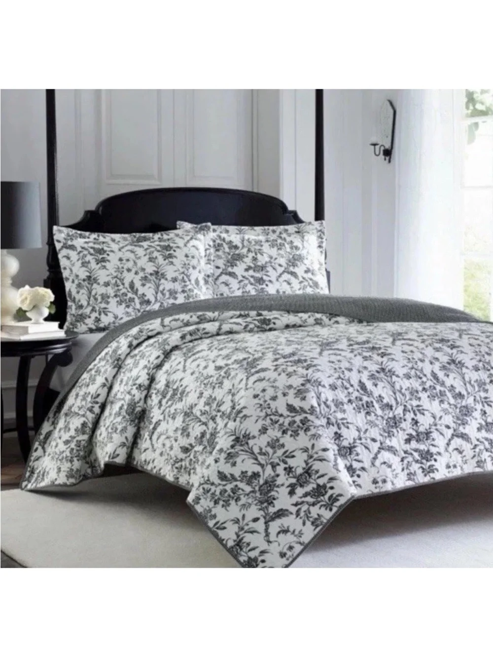 Laura Ashley Full/Queen Amberley Black & White Floral 3pc Reversible Quilt Set